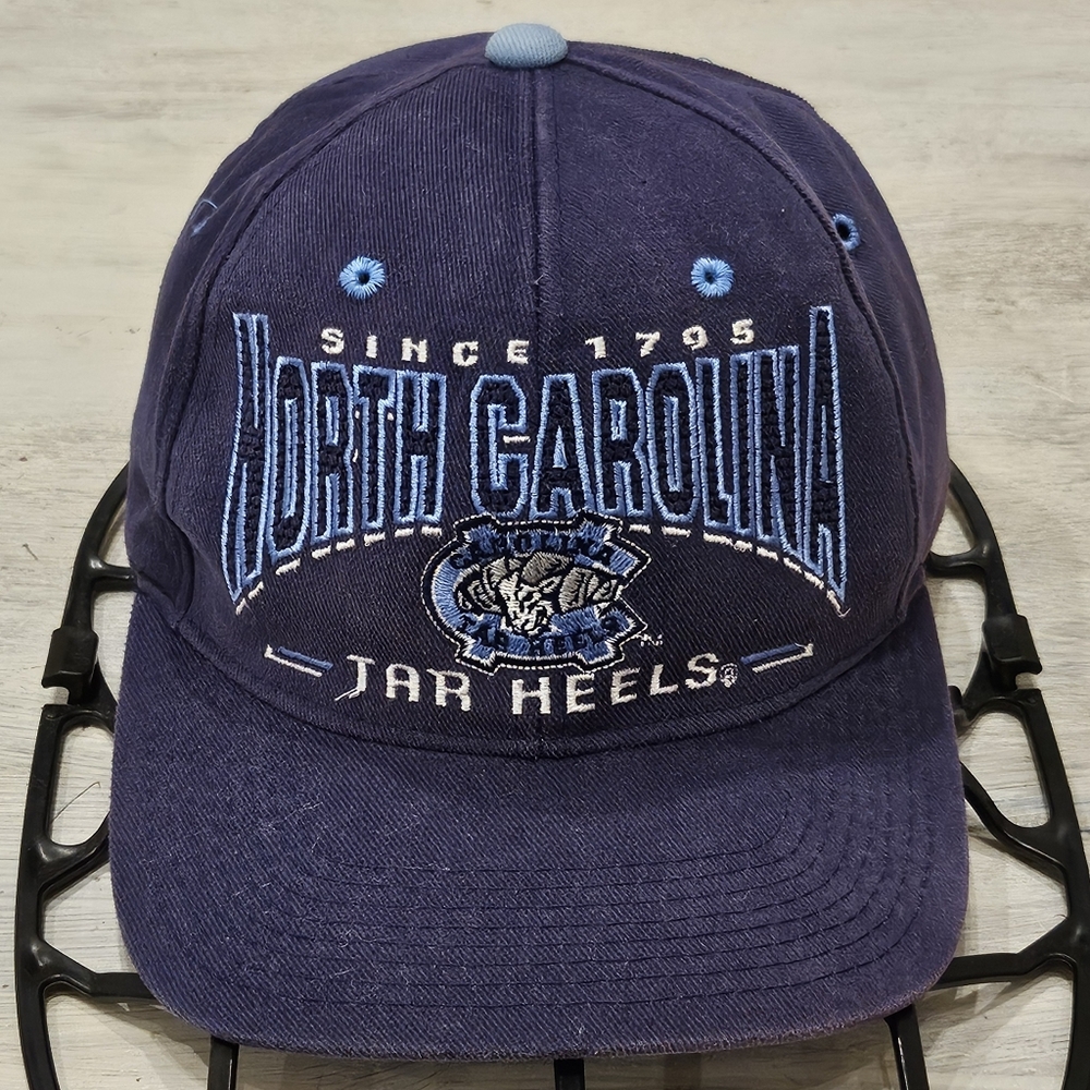 Vintage Lee Sports North Carolina University Tarheels Snapback Hat - OSFA